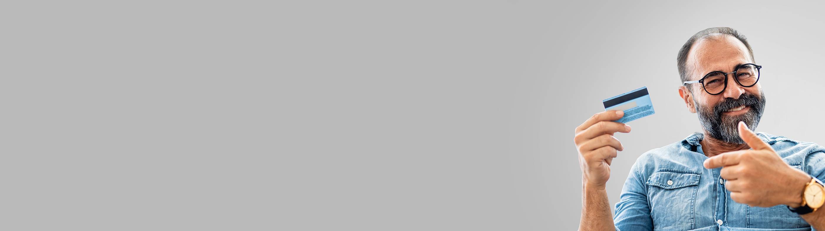 A smiling man with a close-cropped haircut, showcasing the confidence and satisfaction from a successful hair transplant.